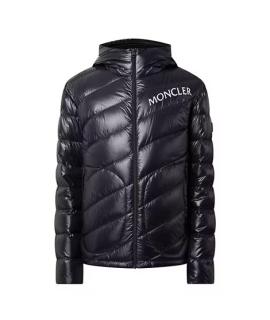 MONCLER Пуховик