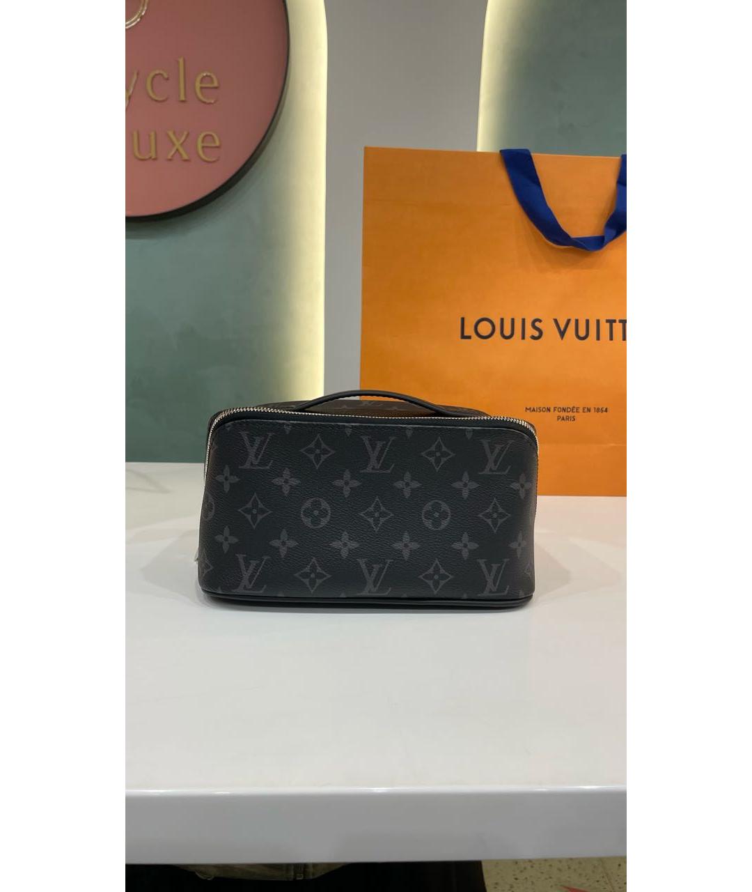 LOUIS VUITTON Черная кожаная косметичка, фото 7