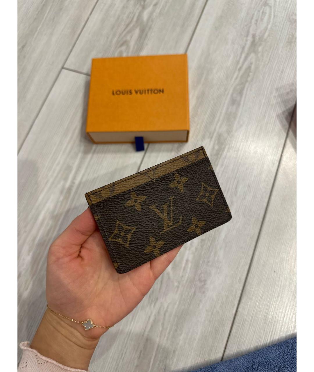 LOUIS VUITTON Коричневый кардхолдер из искусственной кожи, фото 2