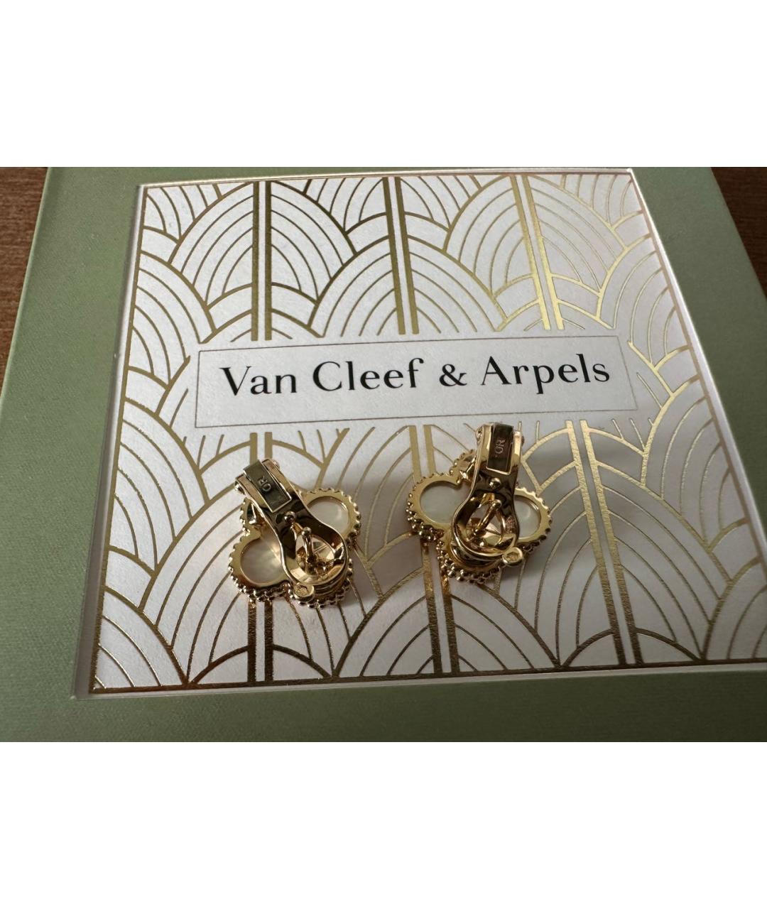 VAN CLEEF & ARPELS Бежевые серьги из желтого золота, фото 3