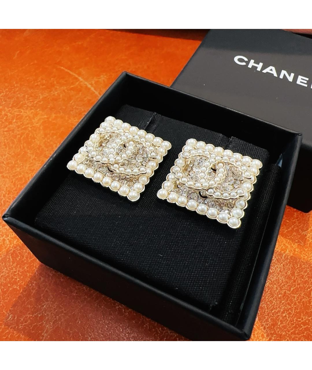 CHANEL Белые серьги, фото 2