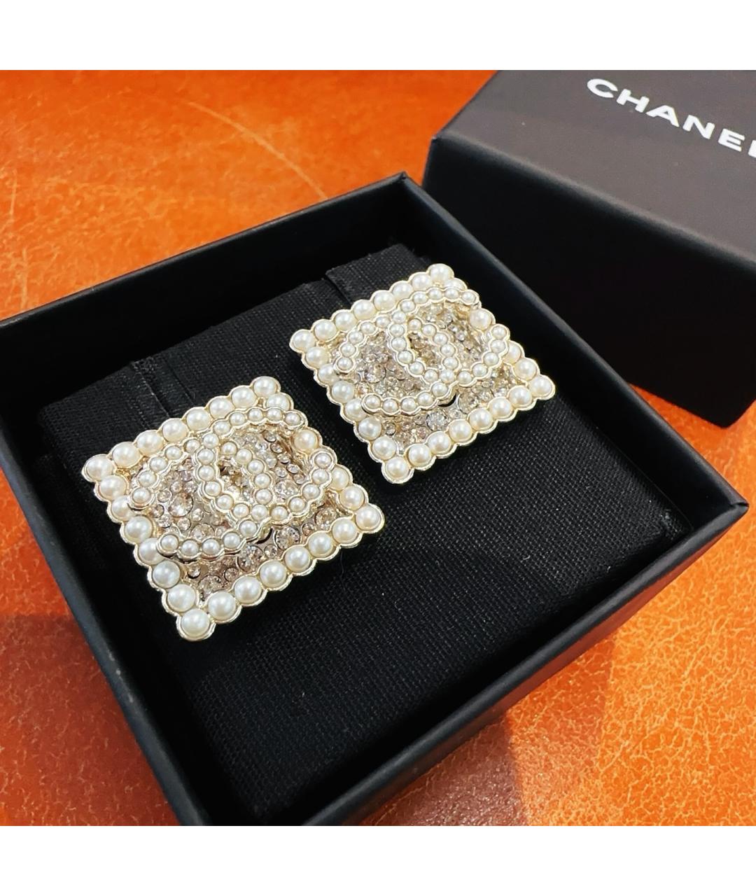 CHANEL Белые серьги, фото 4