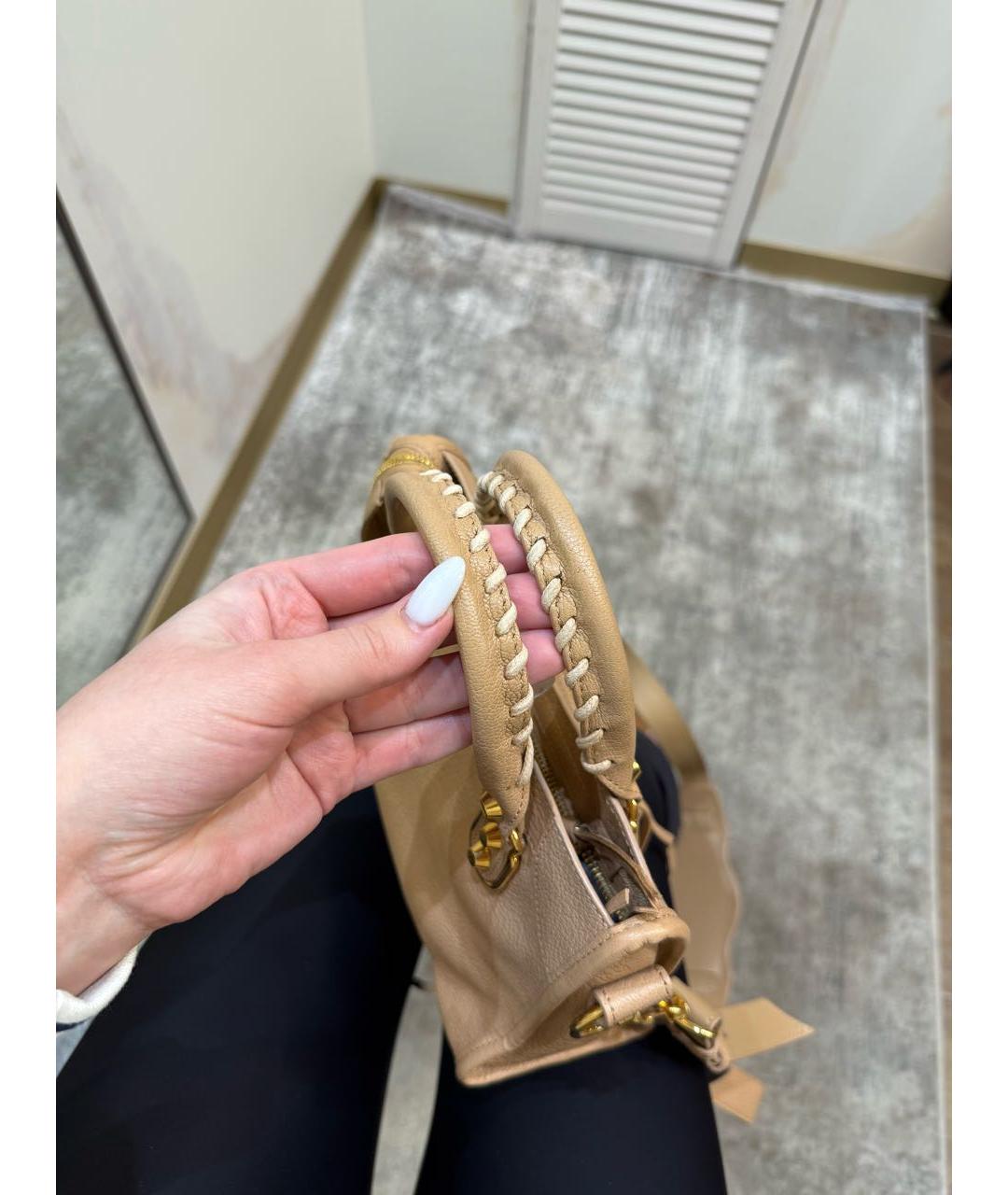 BALENCIAGA Бежевая кожаная сумка через плечо, фото 5