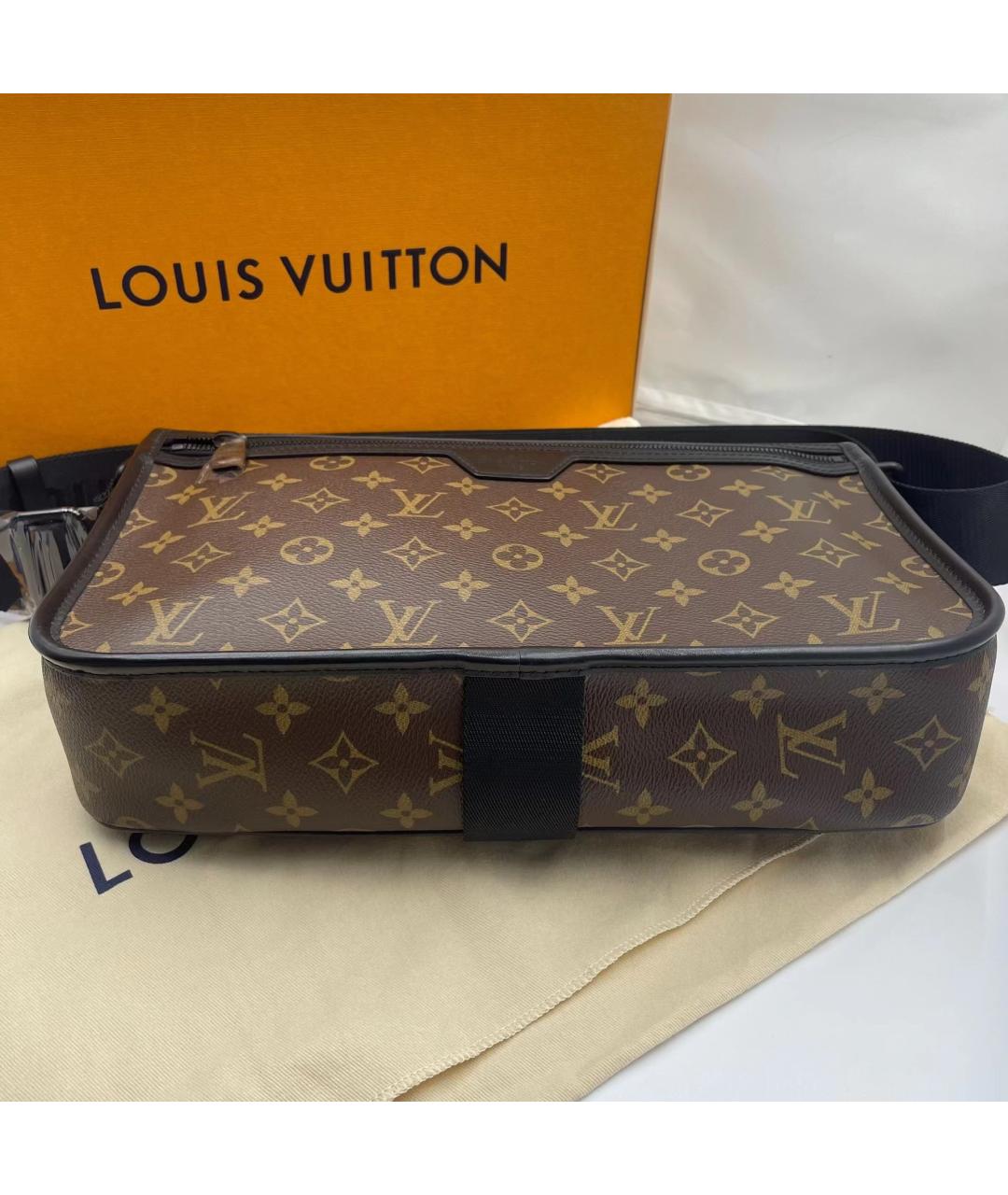 LOUIS VUITTON Коричневая кожаная сумка через плечо, фото 3