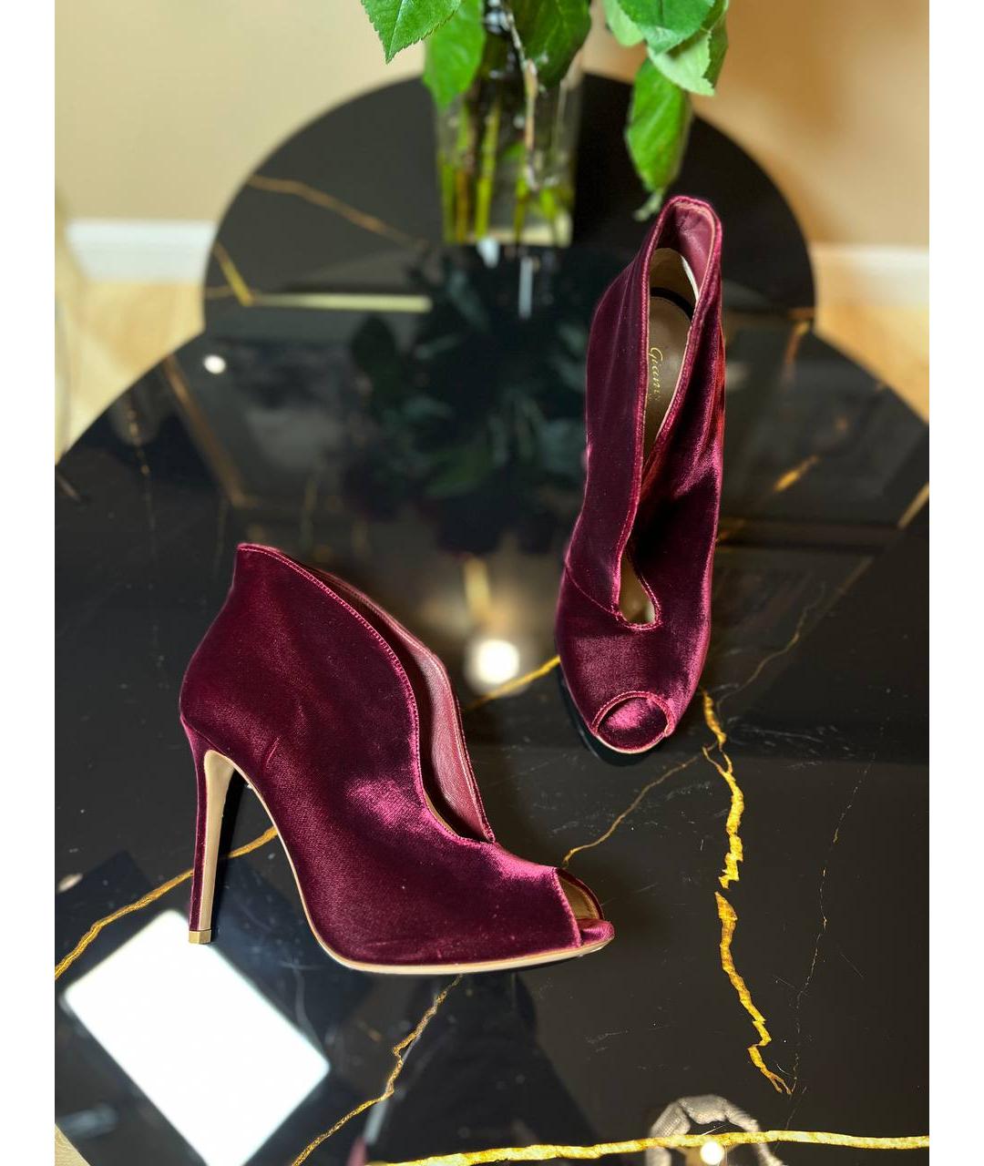 GIANVITO ROSSI Бордовые текстильные ботильоны, фото 2