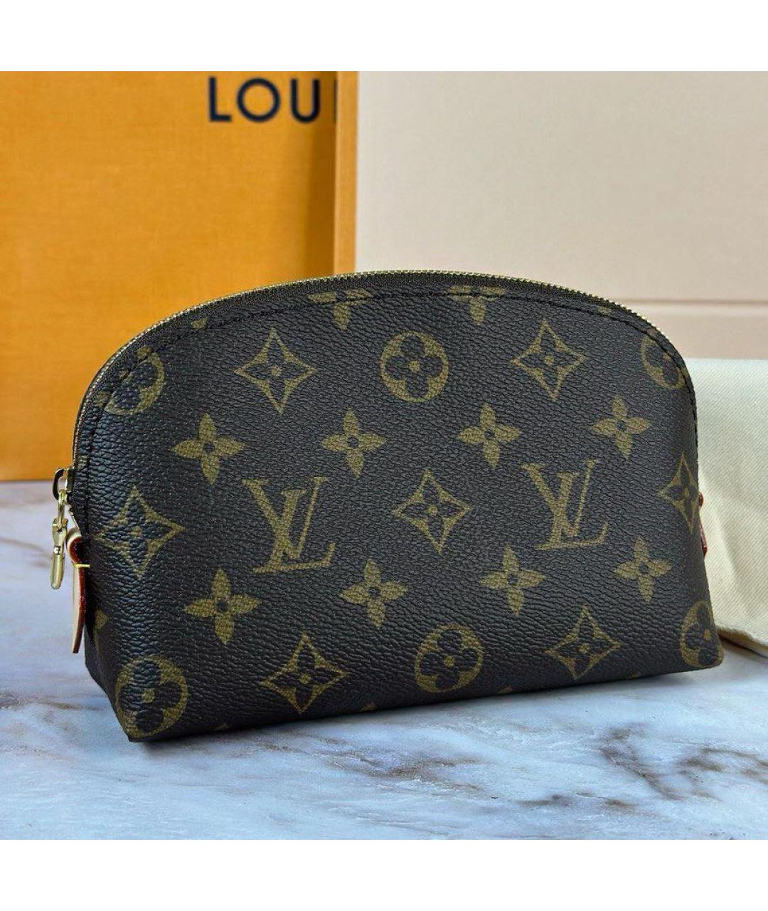 LOUIS VUITTON Коричневая косметичка, фото 6