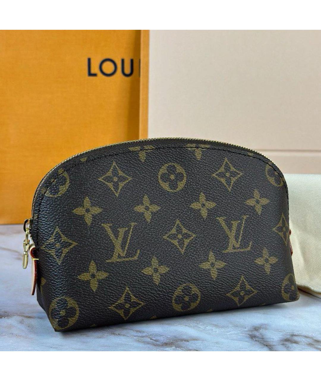 LOUIS VUITTON Коричневая косметичка, фото 5