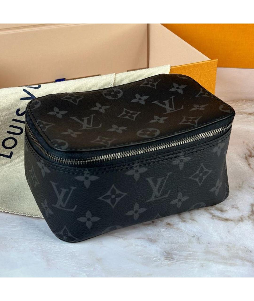 LOUIS VUITTON Черная косметичка, фото 3