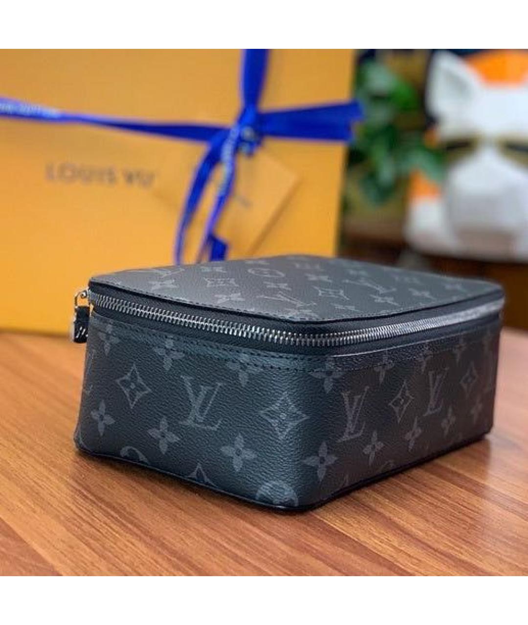 LOUIS VUITTON Черная косметичка, фото 2