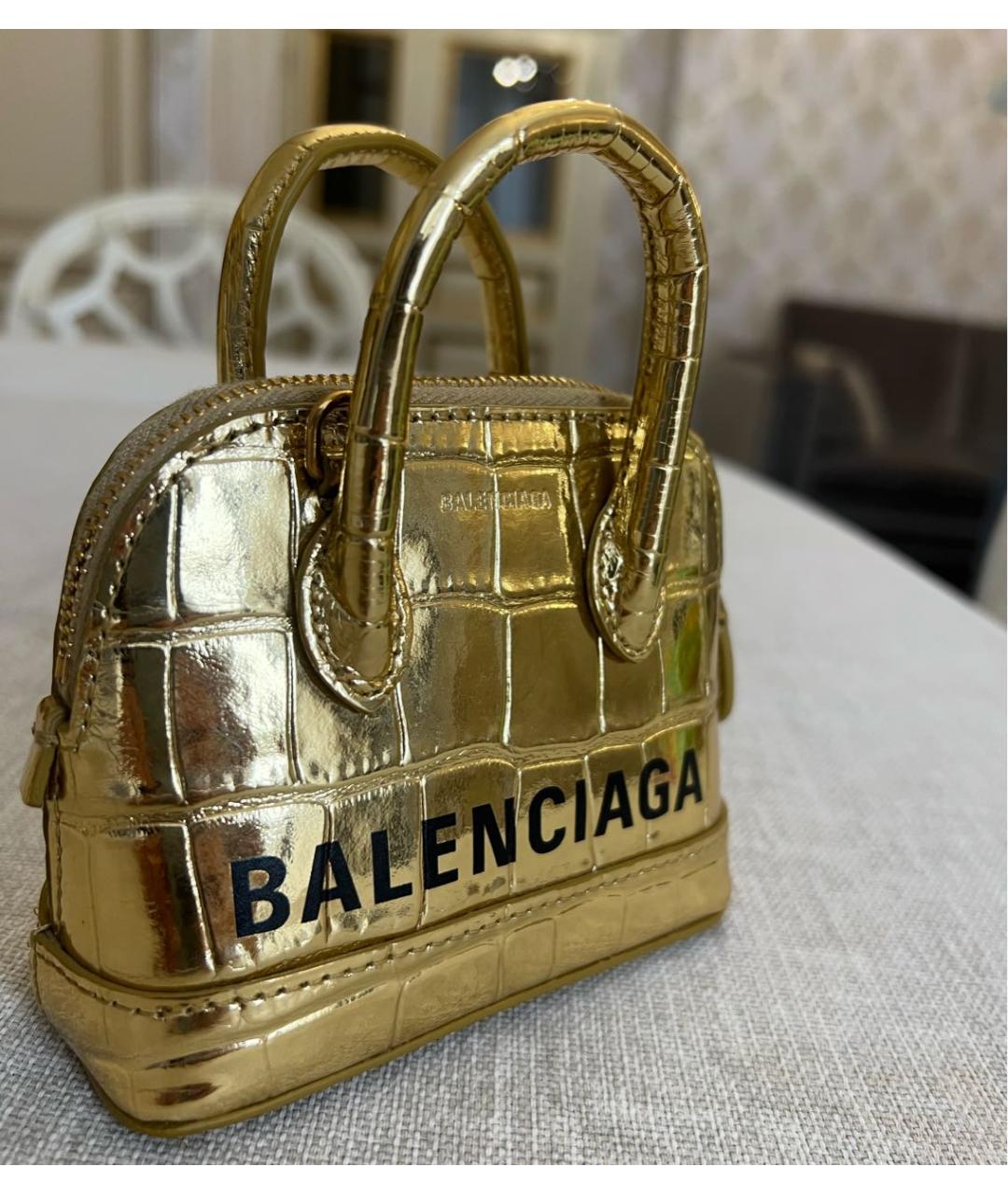 BALENCIAGA Золотая сумка с короткими ручками из лакированной кожи, фото 2