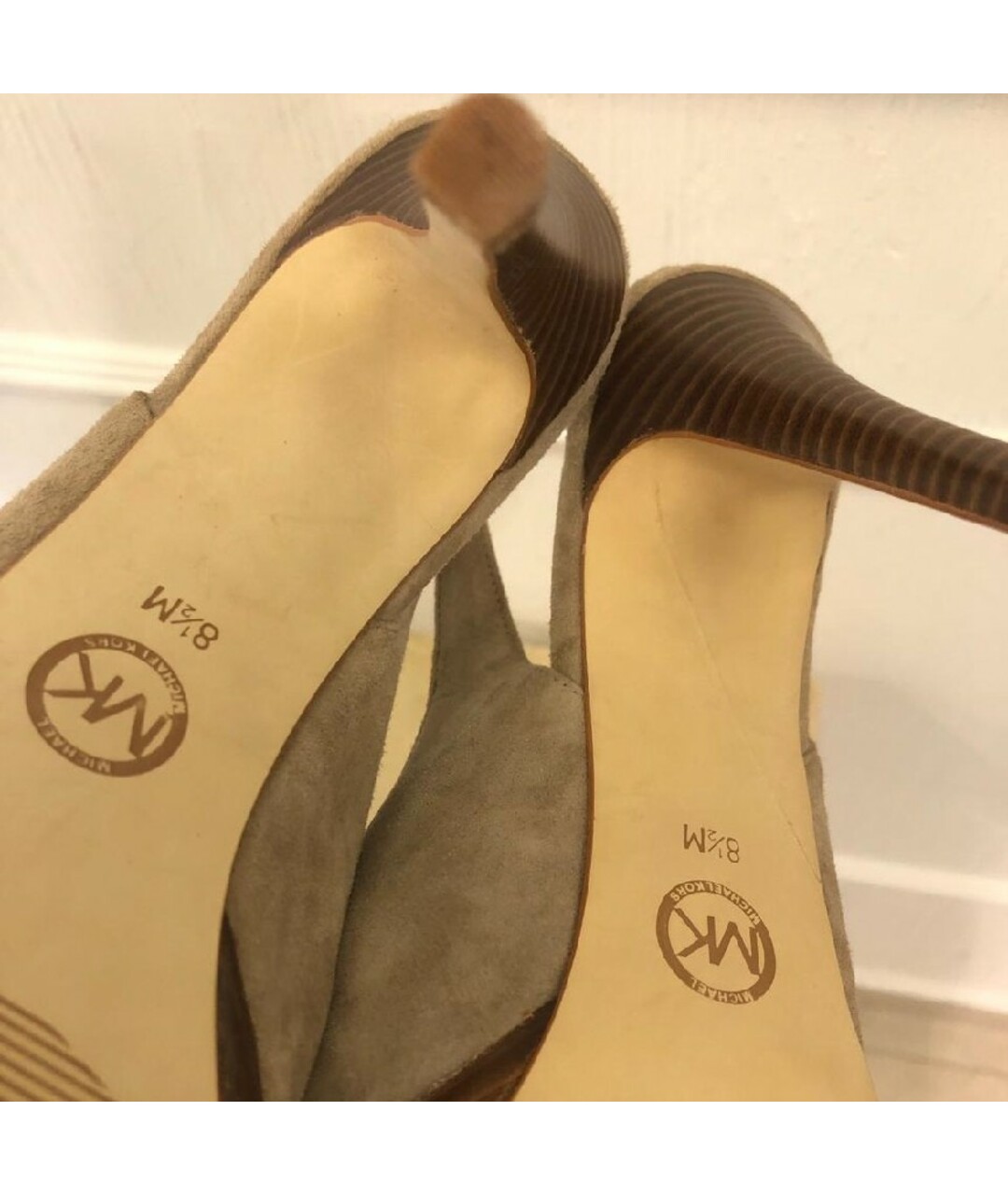 MICHAEL KORS Бежевые замшевые босоножки, фото 4