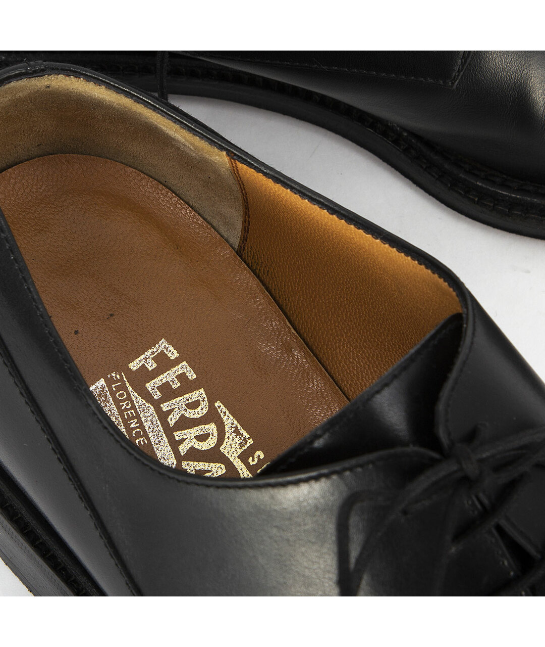 SALVATORE FERRAGAMO Черные кожаные низкие ботинки, фото 8