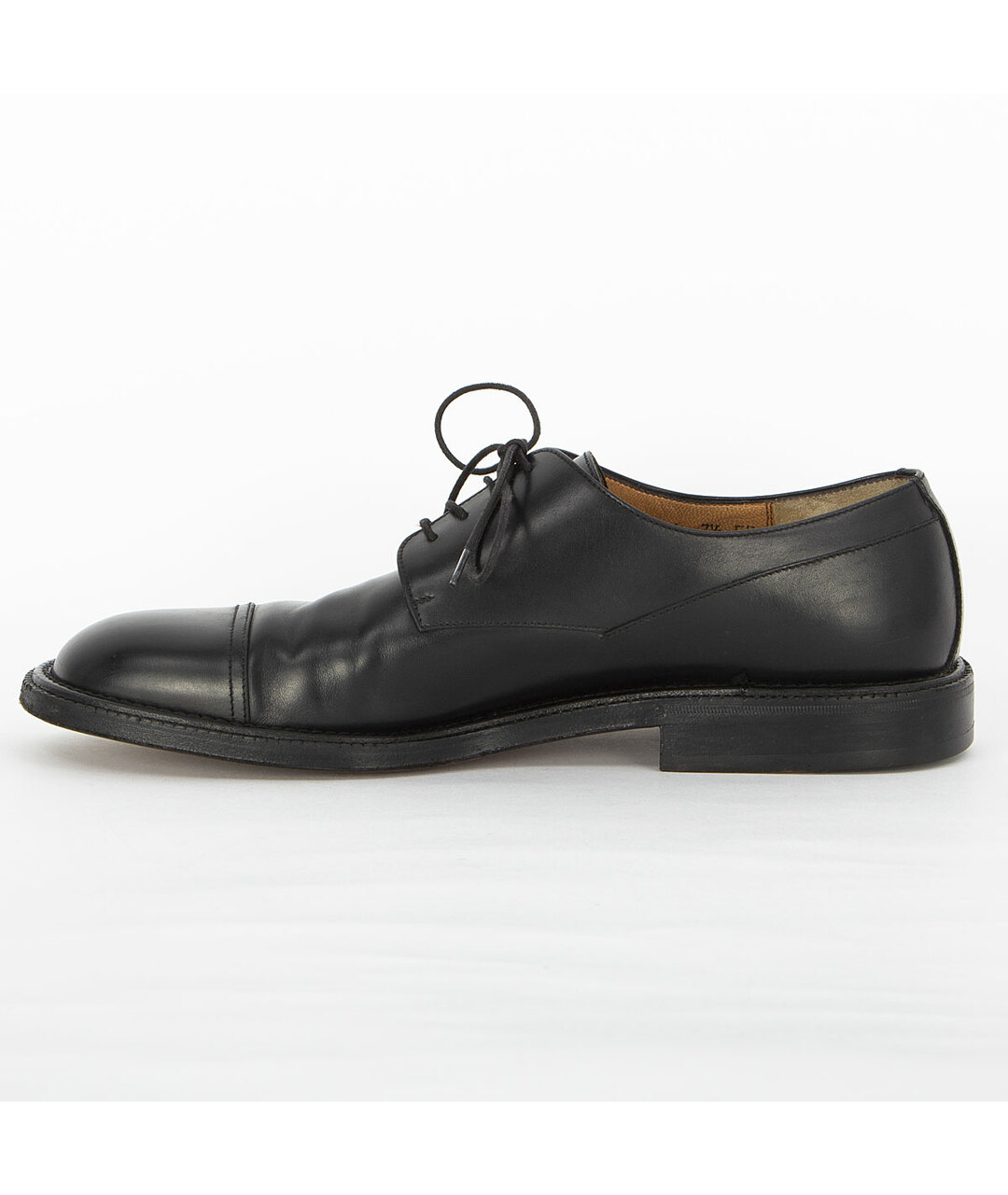 SALVATORE FERRAGAMO Черные кожаные низкие ботинки, фото 2