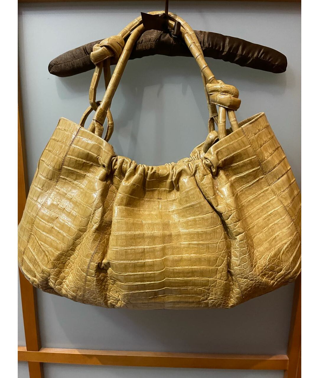 NANCY GONZALEZ Бежевая сумка тоут из экзотической кожи, фото 2