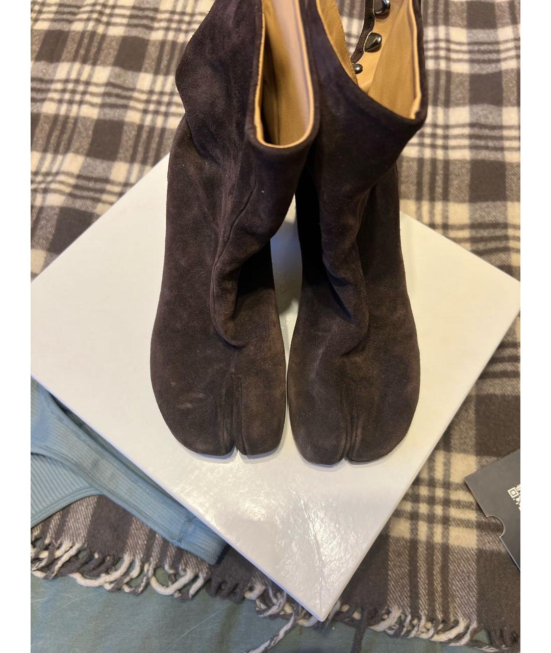 MAISON MARGIELA Коричневые замшевые ботильоны, фото 2