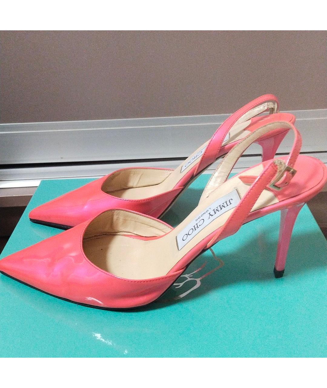 JIMMY CHOO Коралловые босоножки из лакированной кожи, фото 5