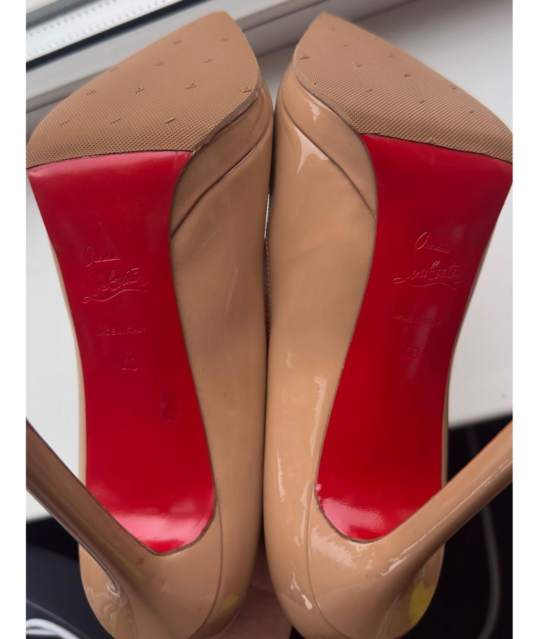 CHRISTIAN LOUBOUTIN Бежевые туфли из лакированной кожи, фото 4