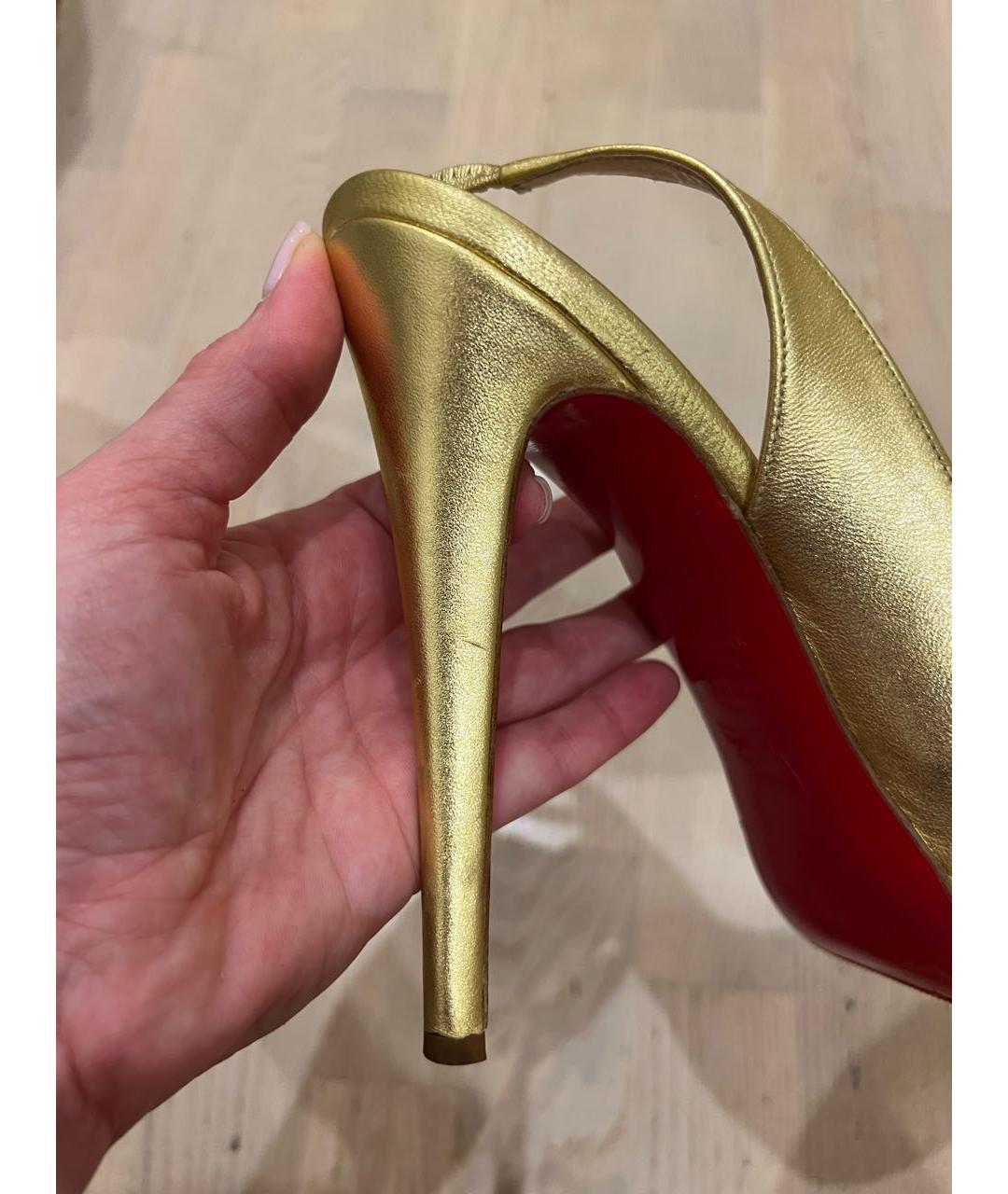 CHRISTIAN LOUBOUTIN Золотые кожаные босоножки, фото 3