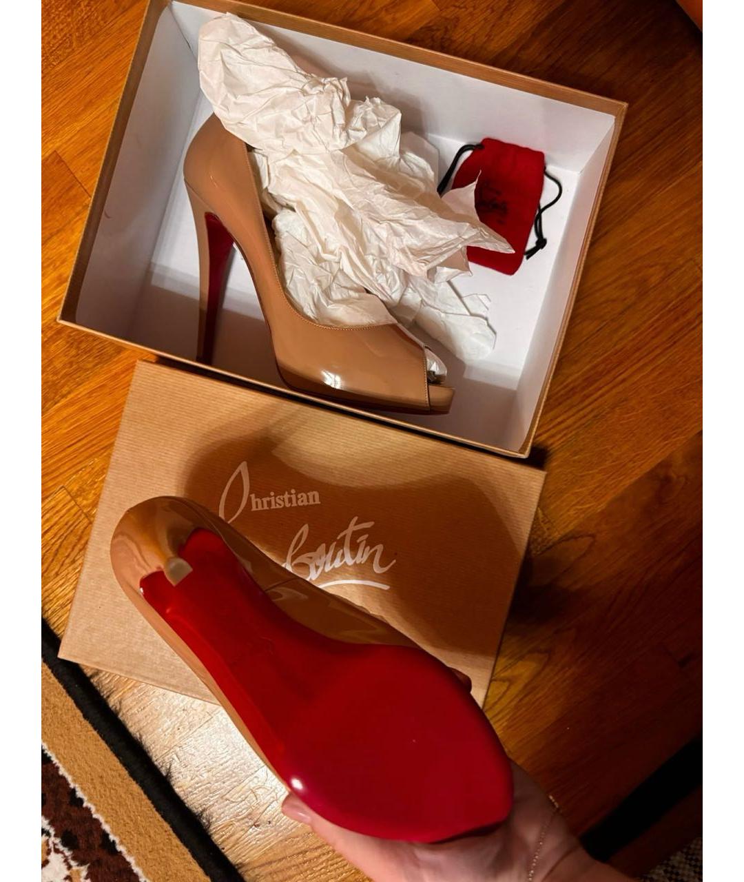 CHRISTIAN LOUBOUTIN Бежевые кожаные туфли, фото 2