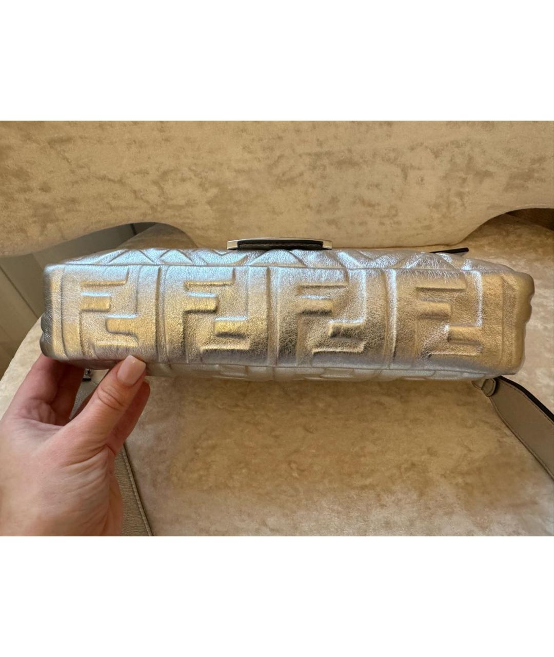 FENDI Серебряная кожаная сумка через плечо, фото 2