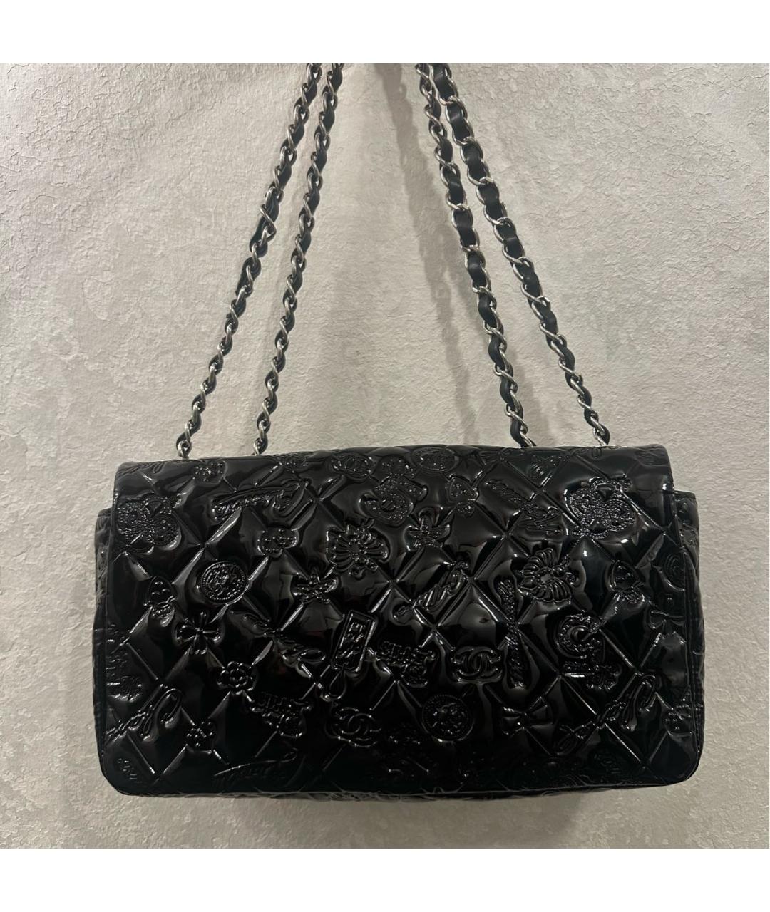 CHANEL Черная сумка через плечо из лакированной кожи, фото 2