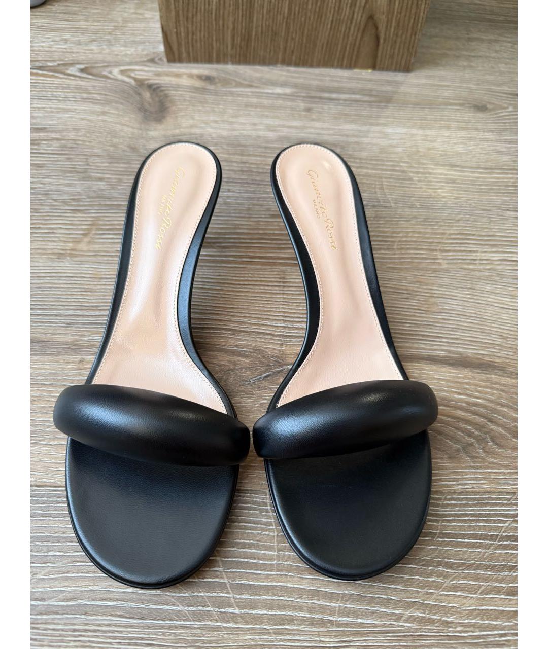 GIANVITO ROSSI Черные кожаные босоножки, фото 2