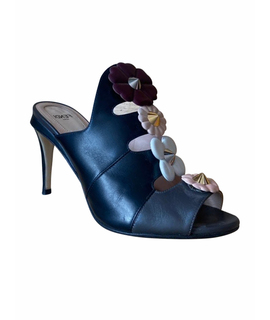 

Босоножки FENDI