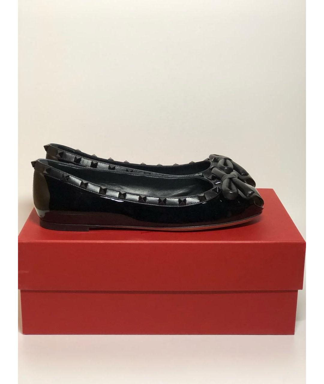 VALENTINO Черные балетки из лакированной кожи, фото 5