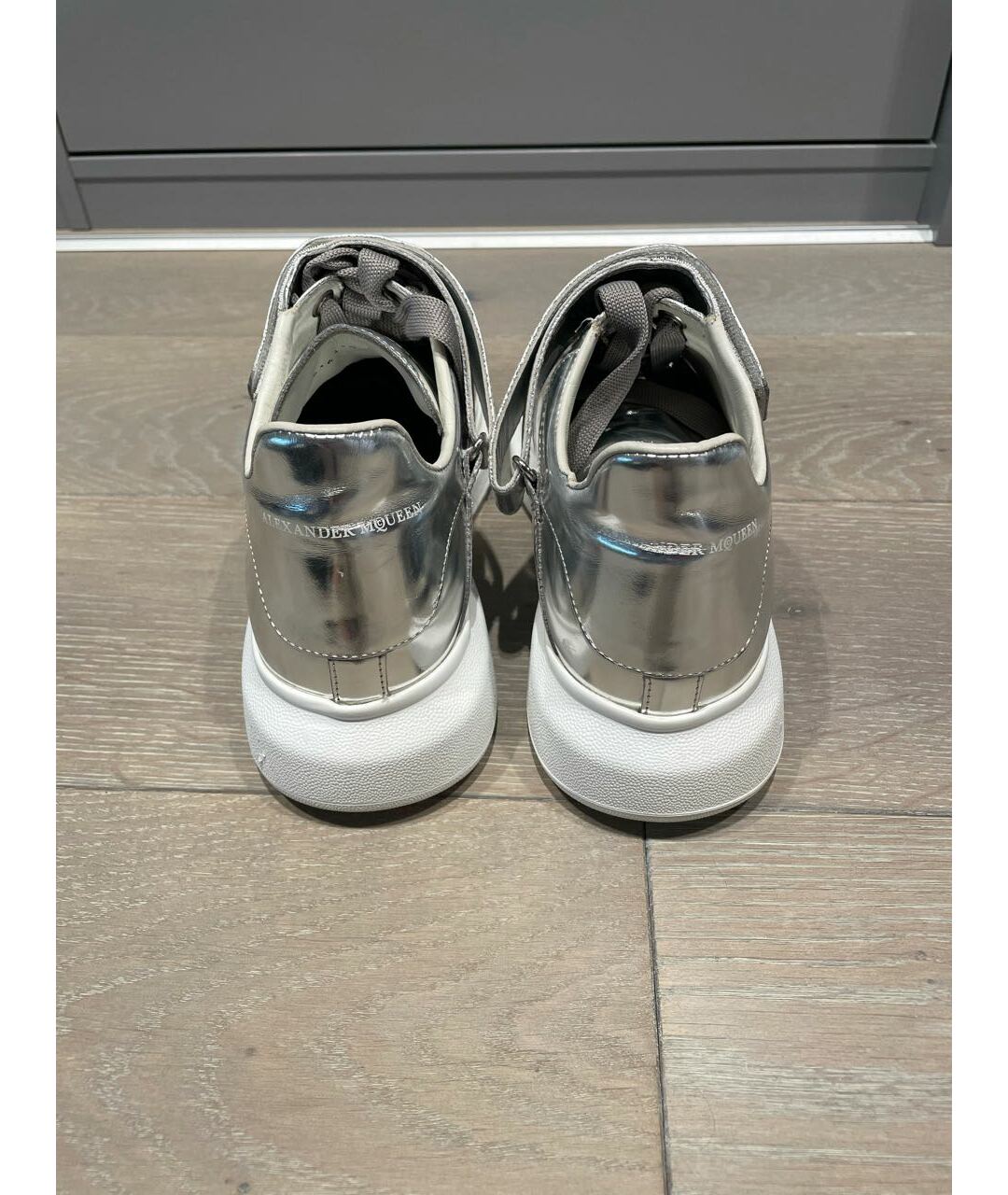 ALEXANDER MCQUEEN Серебряные кожаные низкие кроссовки / кеды, фото 4