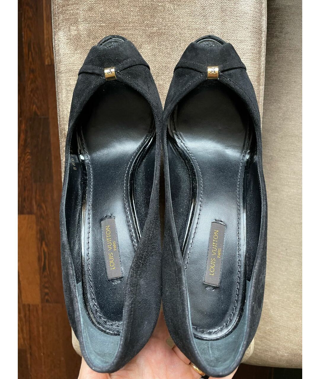 LOUIS VUITTON PRE-OWNED Черные замшевые туфли, фото 2