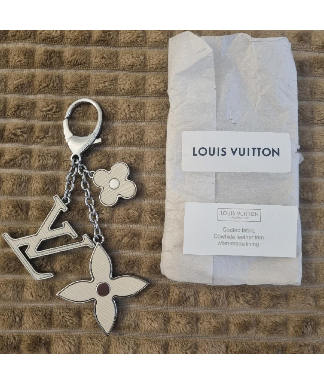 LOUIS VUITTON Серебрянный брелок, фото 2