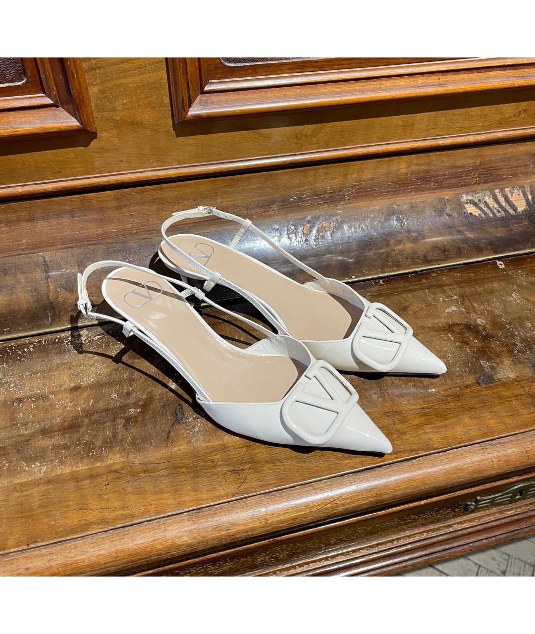 VALENTINO Белые туфли из лакированной кожи, фото 2