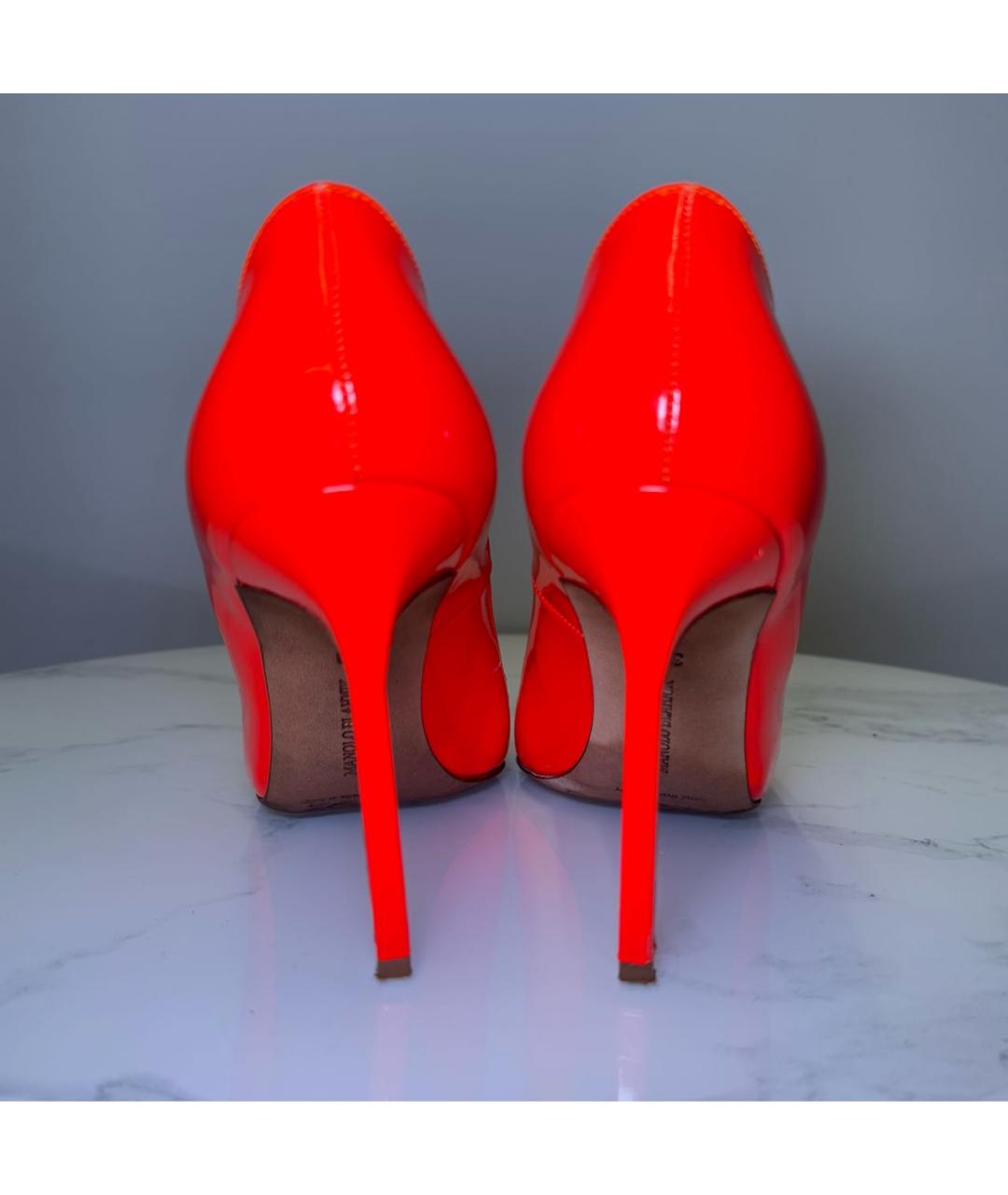 MANOLO BLAHNIK Красные туфли из лакированной кожи, фото 4