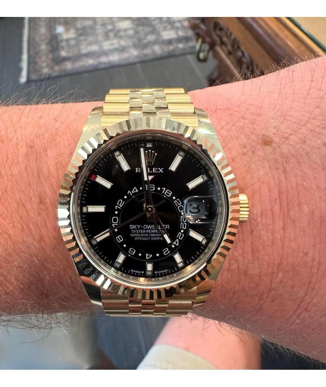 ROLEX Черные часы из желтого золота, фото 3