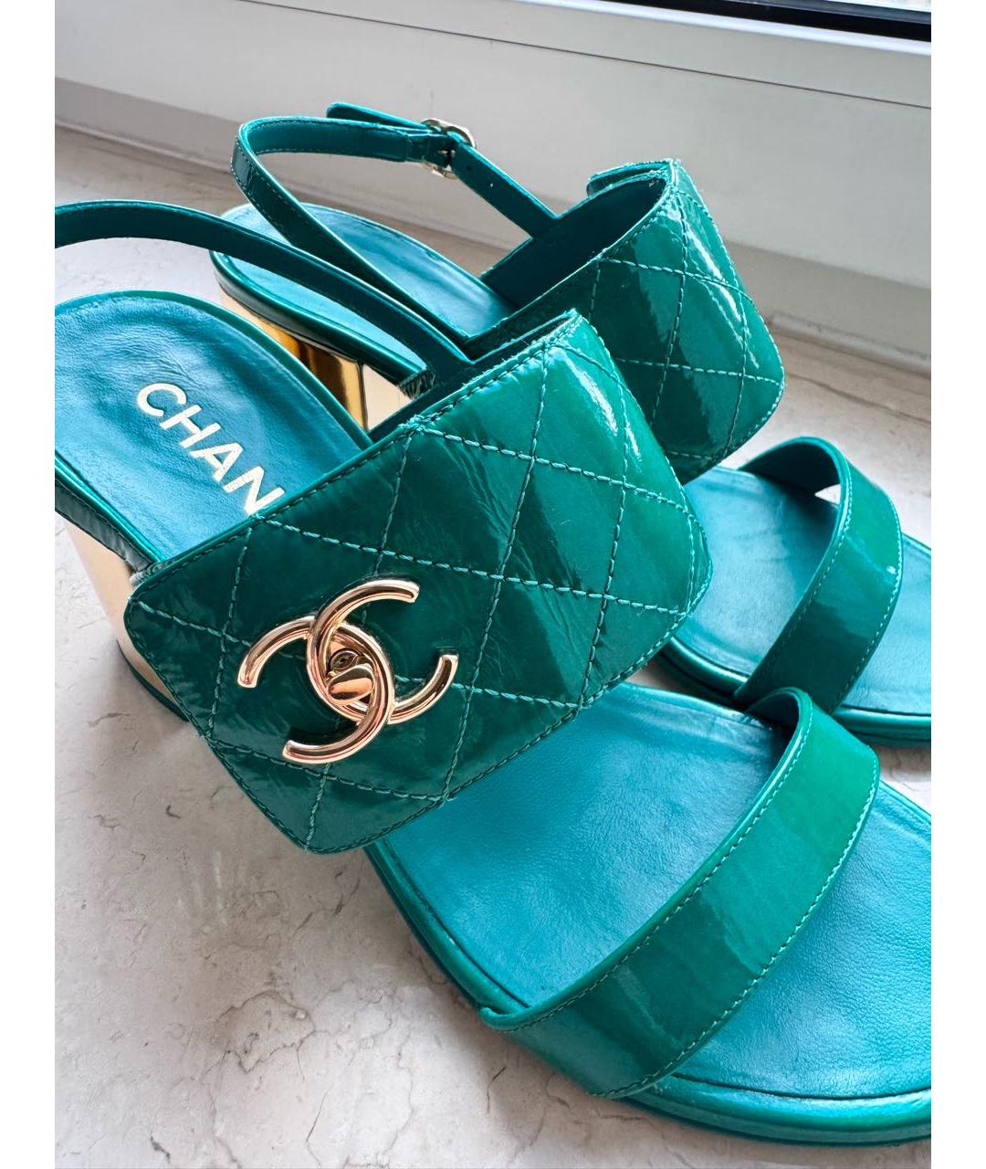 CHANEL Бирюзовые босоножки из лакированной кожи, фото 7