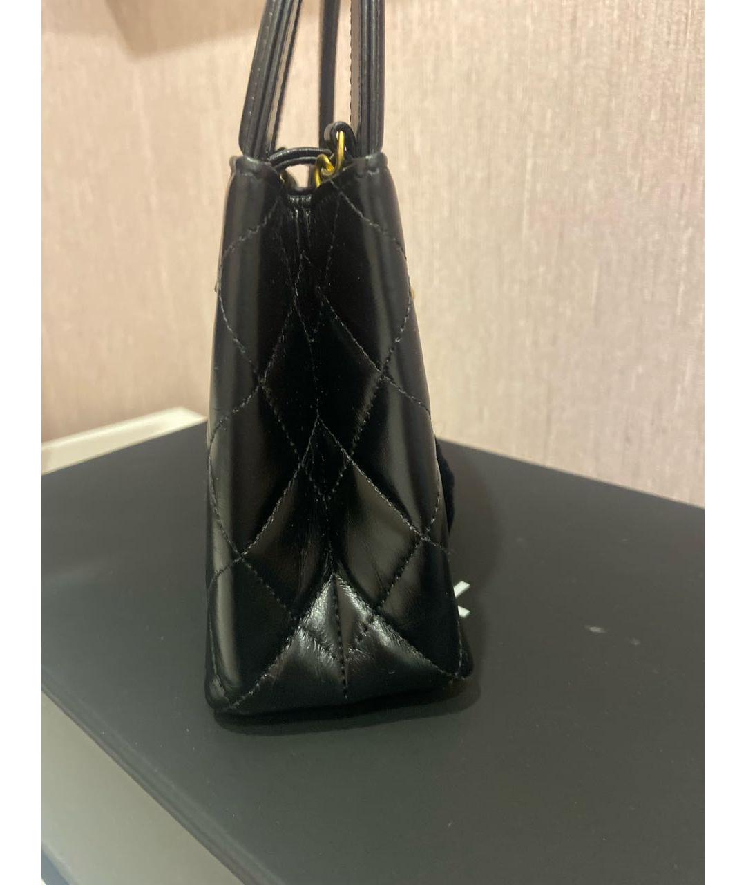 CHANEL Черная кожаная сумка с короткими ручками, фото 2