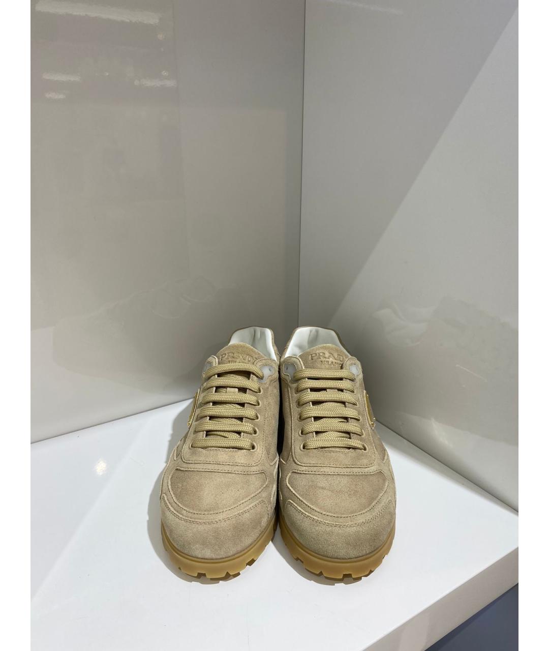 PRADA Бежевые замшевые низкие кроссовки / кеды, фото 3