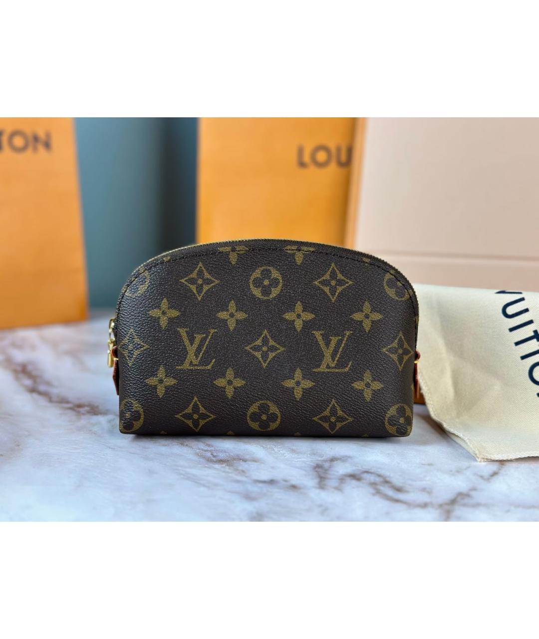 LOUIS VUITTON Коричневая косметичка, фото 4