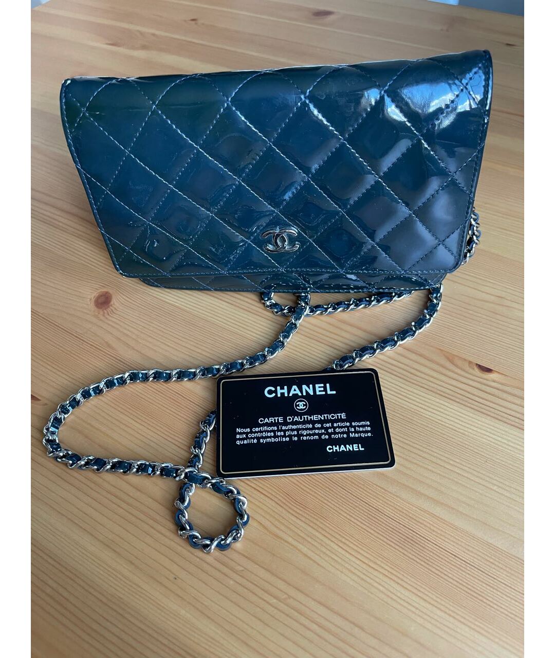 CHANEL PRE-OWNED Синяя сумка тоут из лакированной кожи, фото 6