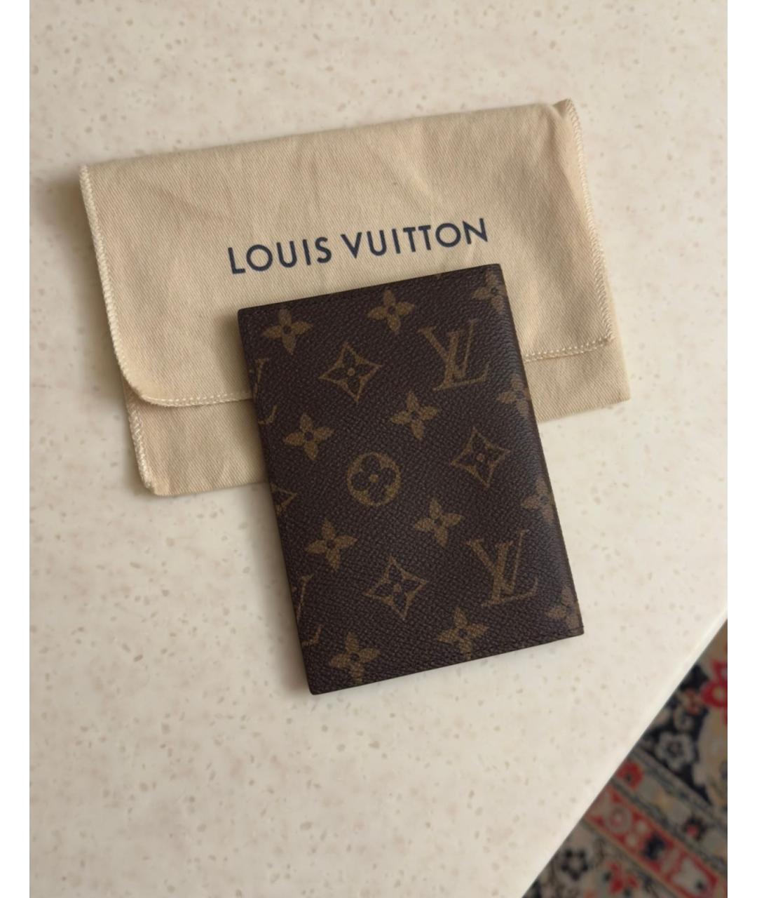 LOUIS VUITTON Коричневый кожаный кардхолдер, фото 5