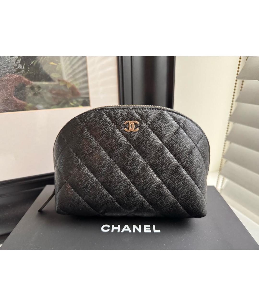 CHANEL Черная кожаная косметичка, фото 5