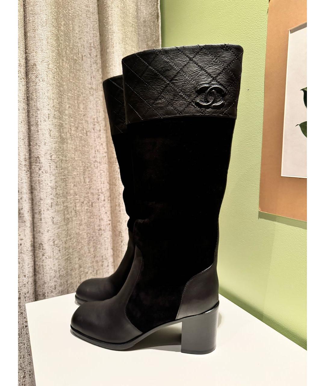 CHANEL Черные замшевые сапоги, фото 8