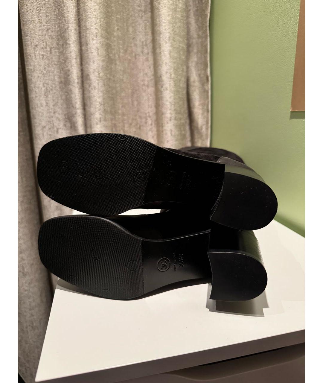 CHANEL Черные замшевые сапоги, фото 5