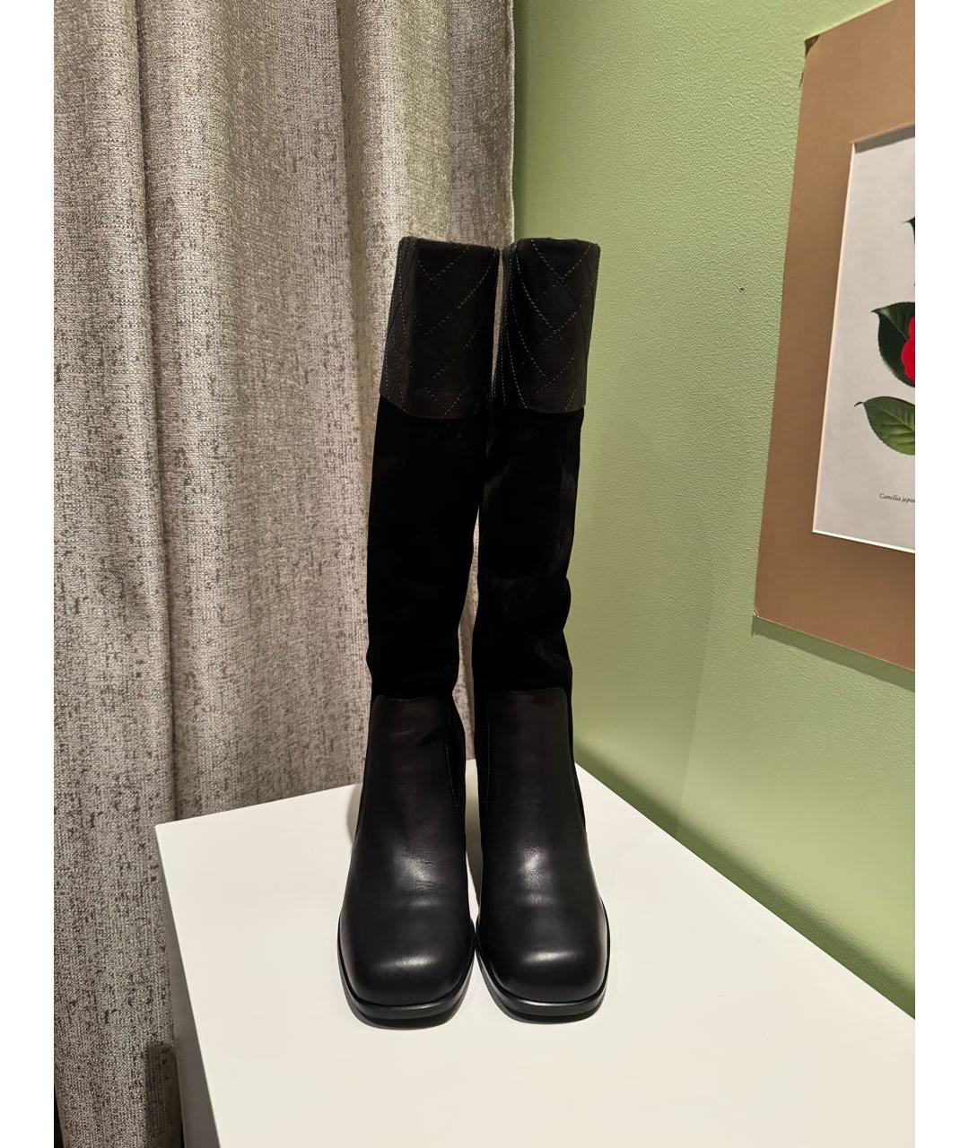 CHANEL Черные замшевые сапоги, фото 3