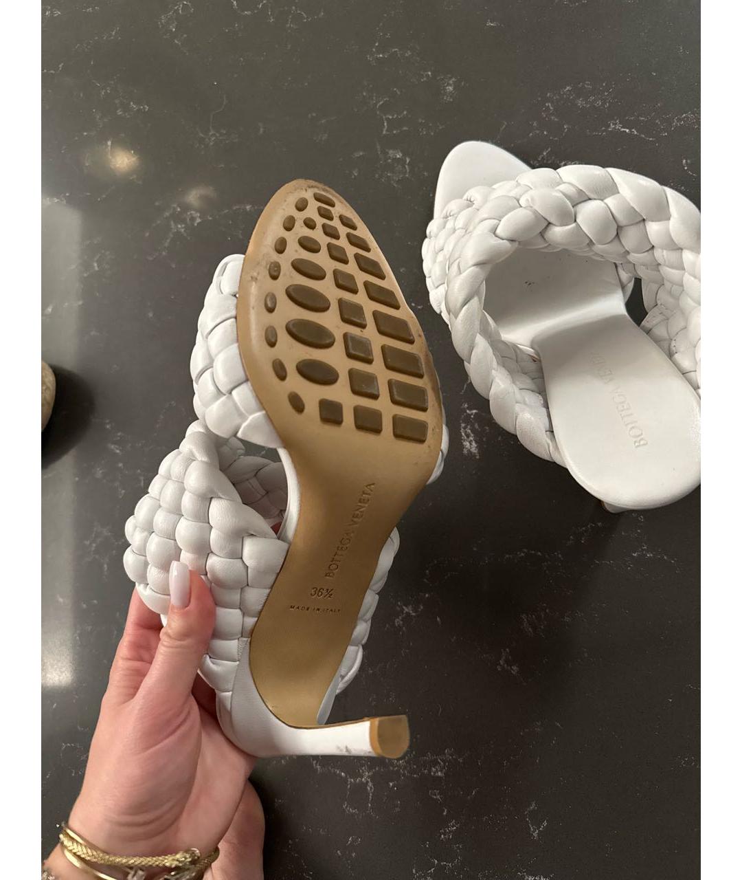 BOTTEGA VENETA Белые кожаные босоножки, фото 5