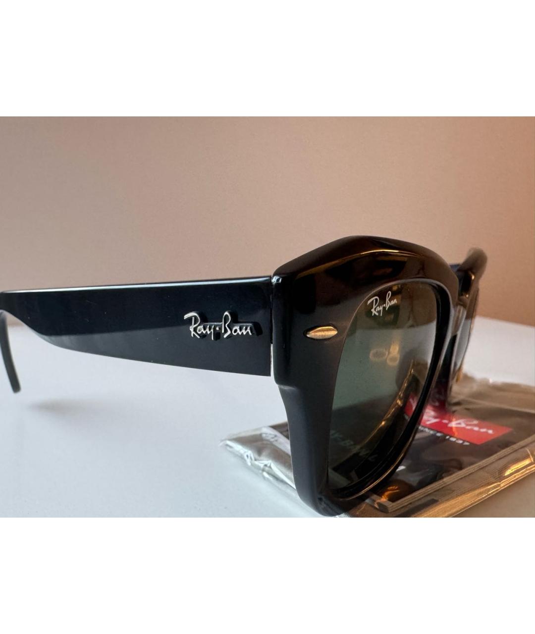 RAY BAN Черные пластиковые солнцезащитные очки, фото 2