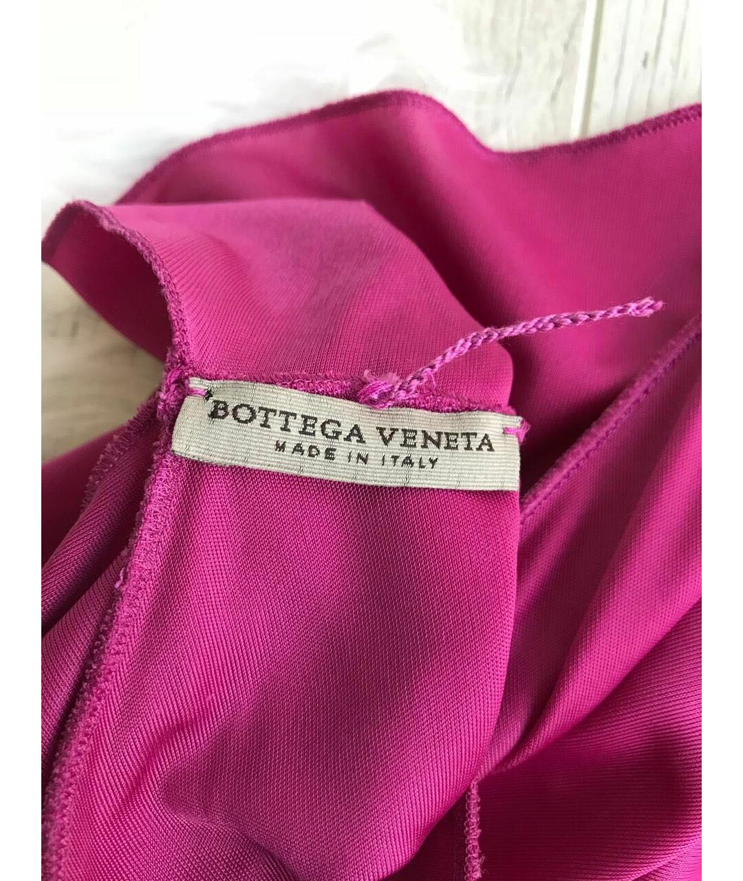 BOTTEGA VENETA Фуксия вискозное повседневное платье, фото 3