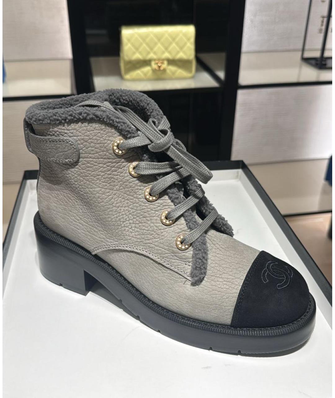 CHANEL Серые замшевые ботинки, фото 4