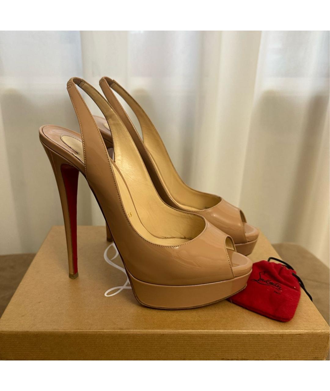 CHRISTIAN LOUBOUTIN Бежевые туфли из лакированной кожи, фото 8