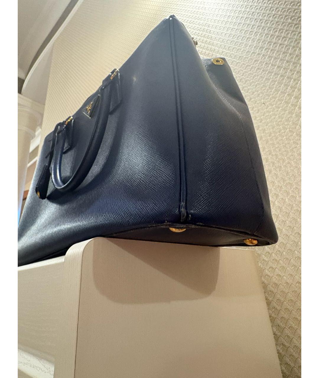 PRADA Темно-синяя кожаная сумка с короткими ручками, фото 6